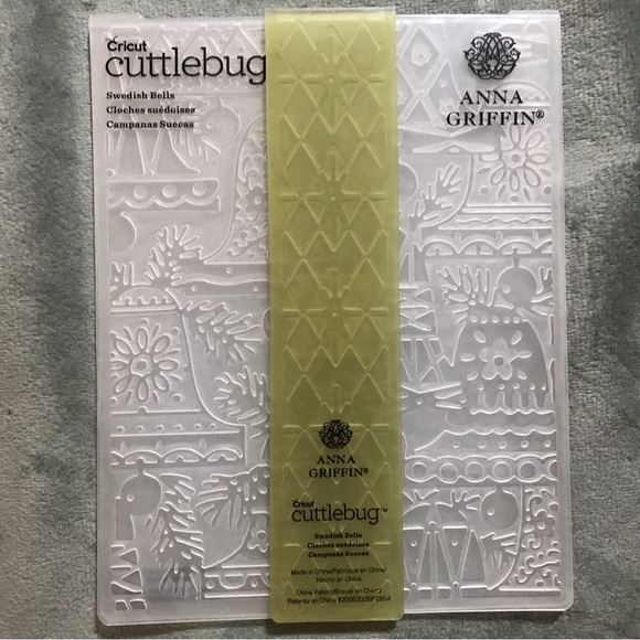 Cuttlebug Anna Griffin SWEDISH BELLS Embossing folder & border set - Picture 1 of 5